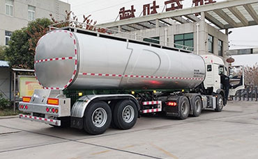 鮮奶運(yùn)輸車(chē)定浪神技：U型加強(qiáng)筋馴服20噸奶浪實(shí)錄