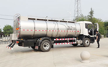 新東鮮奶運(yùn)輸車，鉛封+攝像頭，24小時(shí)安全守護(hù)