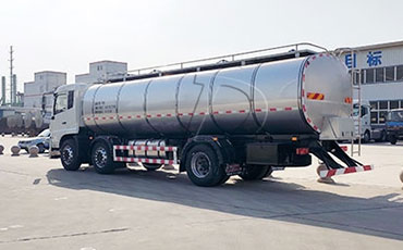 天潤新東牛奶運(yùn)輸車助力北方牧場實(shí)現(xiàn)高效物流