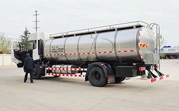 我司與東北物流公司達(dá)成鮮奶運(yùn)輸車采購(gòu)意向